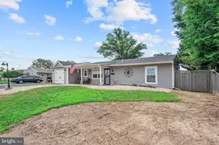 29 Favored Ln, Levittown, PA 19055 - Photo 3