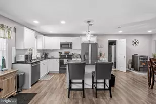 29 Favored Ln, Levittown, PA 19055 - Photo 5