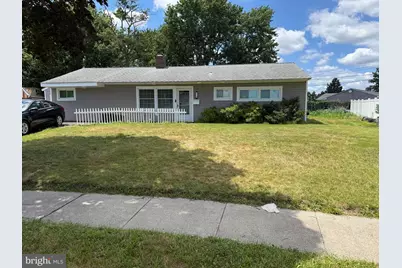 51 Serpentine Lane, Levittown, PA 19055 - Photo 1