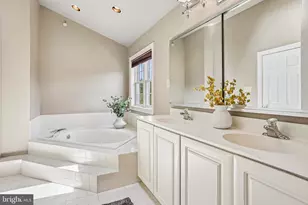 915 Noahs Cir, Warrington, PA 18976 - Photo 25