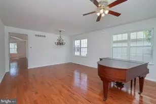 7 Blue Flax Ln, Langhorne, PA 19047 - Photo 17