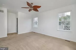 7 Blue Flax Ln, Langhorne, PA 19047 - Photo 11