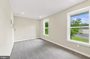 1095 Washington Ave, Newtown, PA 18940 - Photo 15