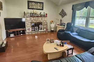 1881 August Dr, Huntingdon Valley, PA 19006 - Photo 7