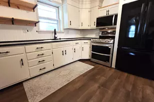 735 W Broad St, Quakertown, PA 18951 - Photo 3