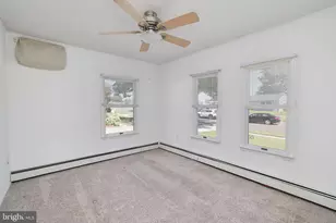 45 Crimson King Ln, Levittown, PA 19055 - Photo 15