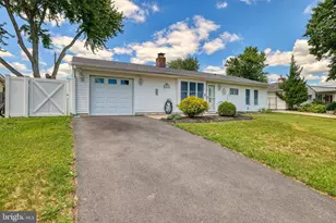 45 Crimson King Ln, Levittown, PA 19055 - Photo 3