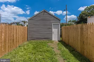 647 Spruce St, Bristol, PA 19007 - Photo 35