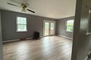 409 Edgewood Dr, Hilltown, PA 18969 - Photo 11