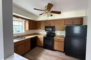 409 Edgewood Dr, Hilltown, PA 18969 - Photo 7