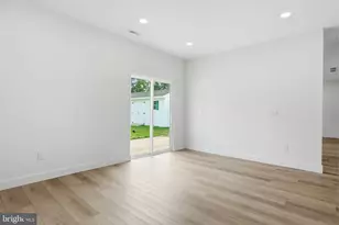 96 Elderberry Dr, Levittown, PA 19054 - Photo 23