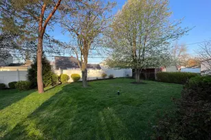 15 Catalpa Ln, Levittown, PA 19055 - Photo 3