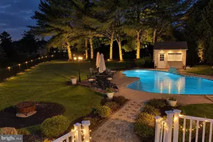 102 Whisper Wood Ct, Newtown, PA 18940 - Photo 13