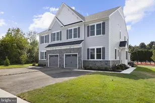 402 Reagans Ln, Chalfont, PA 18914 - Photo 3