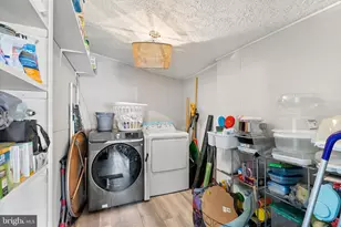 32 Gun Rd, Levittown, PA 19057 - Photo 11