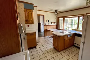 43 Falcon Rd, Levittown, PA 19056 - Photo 5