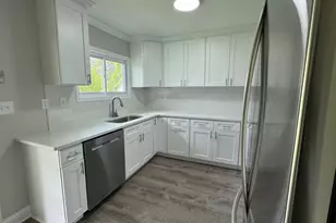 40 Tinsel Rd, Levittown, PA 19056 - Photo 3
