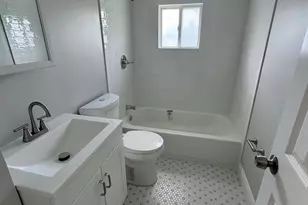 40 Tinsel Rd, Levittown, PA 19056 - Photo 17