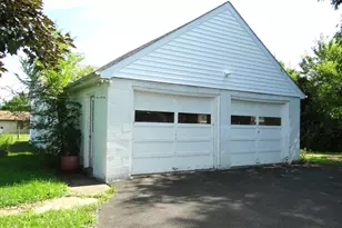 338 E Broad St, Trumbauersville, PA 18970 - Photo 25