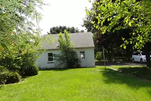 338 E Broad St, Trumbauersville, PA 18970 - Photo 27