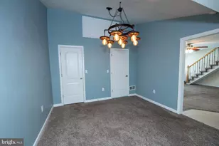 31 Roundwood Ln, Levittown, PA 19055 - Photo 15