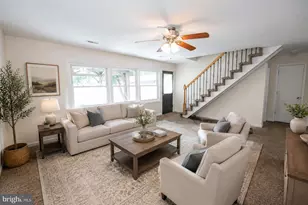 31 Roundwood Ln, Levittown, PA 19055 - Photo 7