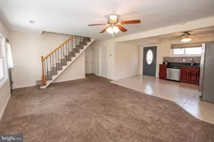 31 Roundwood Ln, Levittown, PA 19055 - Photo 9