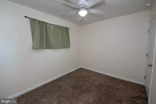 31 Roundwood Ln, Levittown, PA 19055 - Photo 21