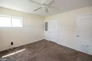31 Roundwood Ln, Levittown, PA 19055 - Photo 29