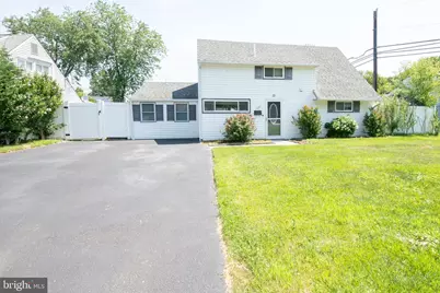 31 Roundwood Lane, Levittown, PA 19055 - Photo 3