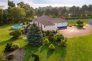 2202 High Meadow Rd, Coopersburg, PA 18036 - Photo 5