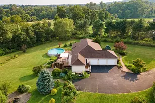 2202 High Meadow Rd, Coopersburg, PA 18036 - Photo 5