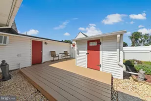 281 Northpark Dr, Levittown, PA 19054 - Photo 27