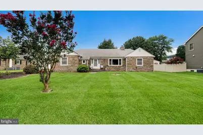 6609 N Radcliffe Street, Bristol, PA 19007 - Photo 3