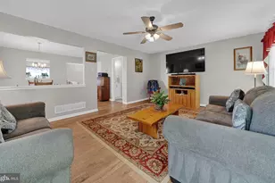 4582 Louise St Claire Dr, Doylestown, PA 18902 - Photo 15