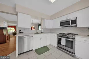 4582 Louise St Claire Dr, Doylestown, PA 18902 - Photo 5