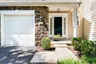 320 Oxford Ln, Chalfont, PA 18914 - Photo 3
