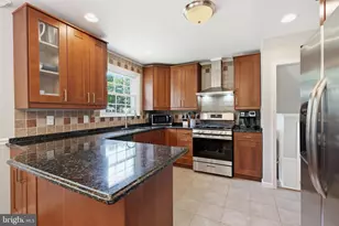 686 Cheryl Dr, Warminster, PA 18974 - Photo 13