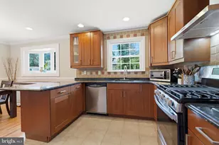 686 Cheryl Dr, Warminster, PA 18974 - Photo 15