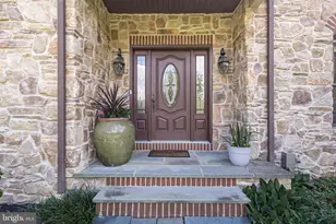 394 Collins Grant Ct, Yardley, PA 19067 - Photo 9