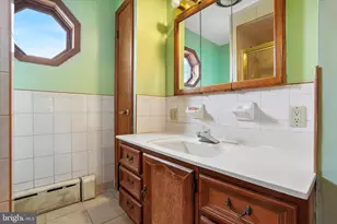 1049 Richardson Ave, Bensalem, PA 19020 - Photo 31