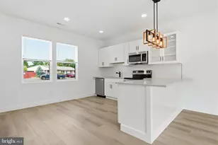 23 Teaberry Ln, Levittown, PA 19054 - Photo 13