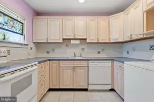 37 Trellis Rd, Levittown, PA 19056 - Photo 9