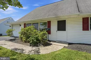 37 Trellis Rd, Levittown, PA 19056 - Photo 3