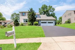 1076 Connemara Cir, Warrington, PA 18976 - Photo 1