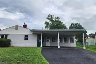 34 Thaliabush Ln, Levittown, PA 19054 - Photo 1
