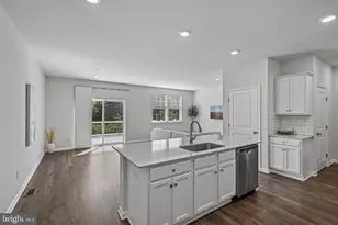 76 Fonthill Ct, Quakertown, PA 18951 - Photo 3