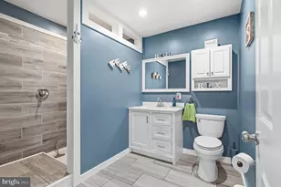 32 Orchard Ln, Levittown, PA 19055 - Photo 21