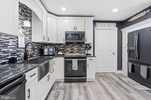 32 Orchard Ln, Levittown, PA 19055 - Photo 9