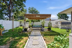 32 Orchard Ln, Levittown, PA 19055 - Photo 27